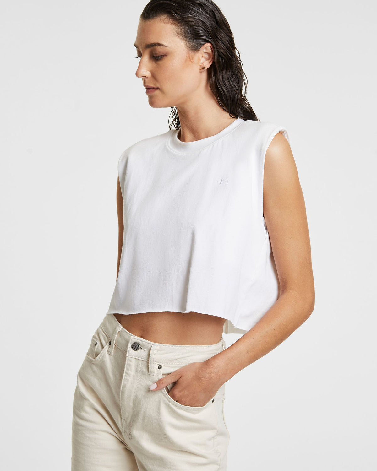 HI NESS SLEEVELESS TEE WHITE