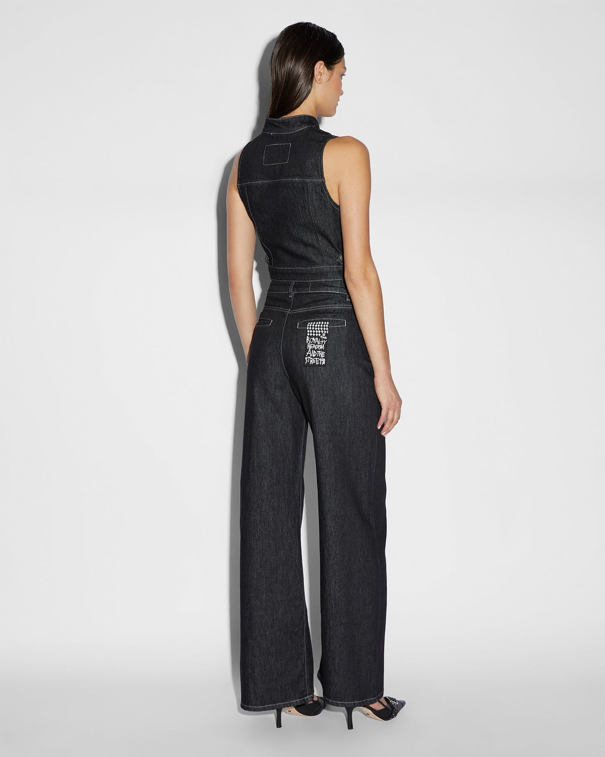 Womens Paradigm Gilet Midnight Slim Fashion Tops - Black
