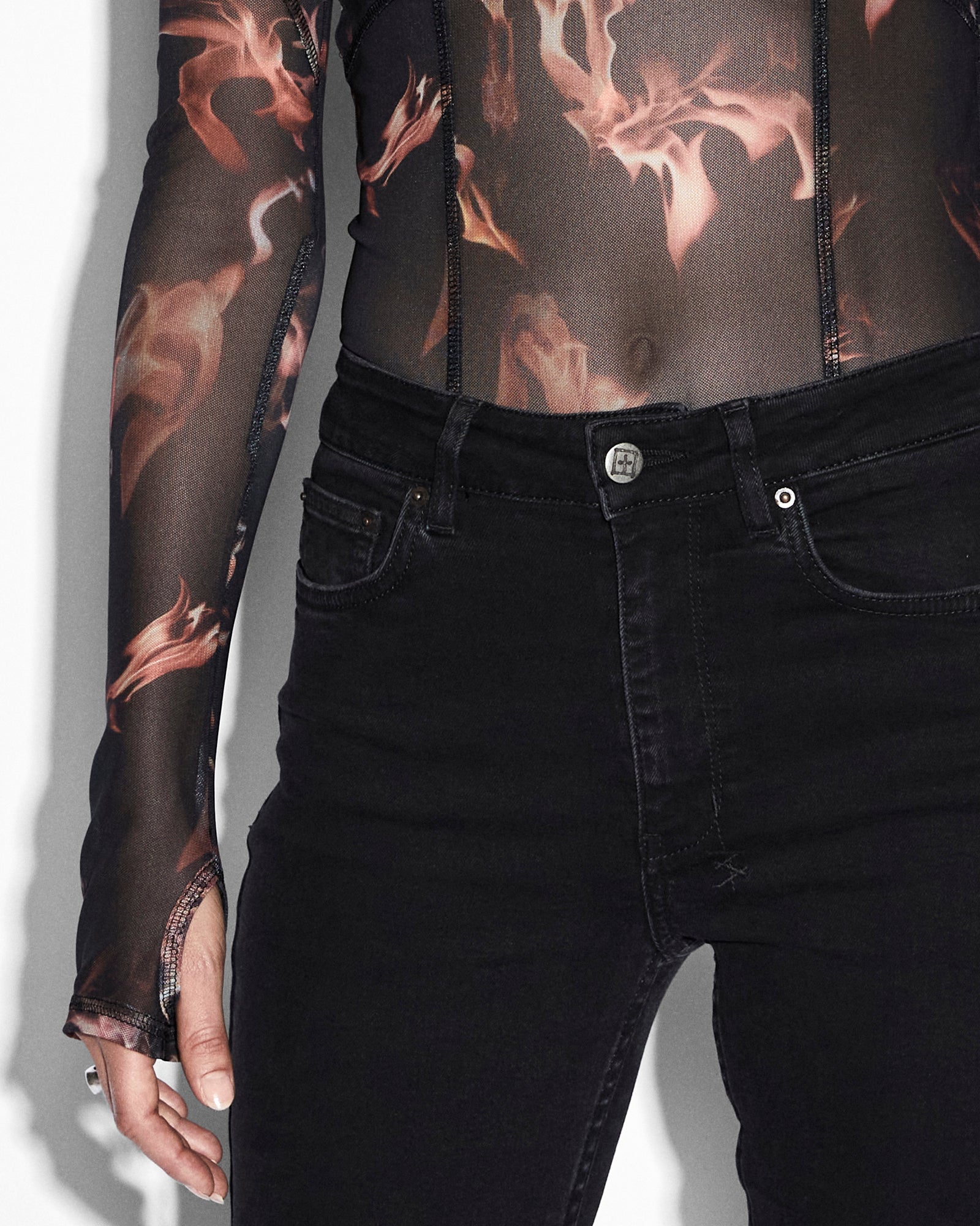 WOMENS  VOID MESH LS TOP CONSUMED FITTED FASHION TOPS