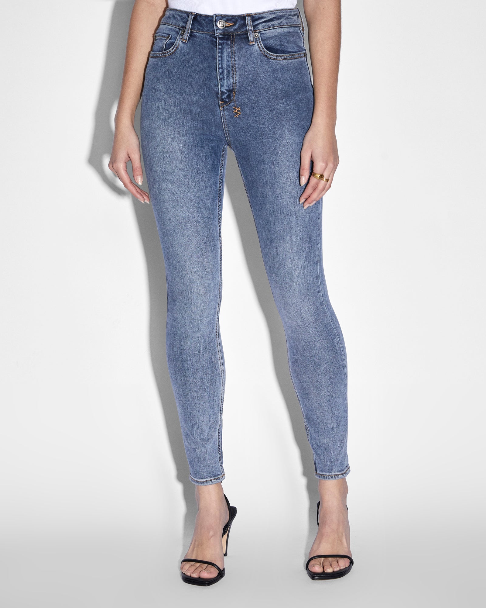 Skinny Jeans & Tight Jeans For Women